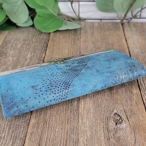 Unbranded accordian clutch wallet in an artsy blue print - Picture 2 of 8